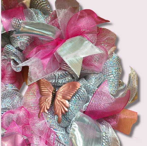 BEAUTIFUL HANDMADE ANGEL WING AND BUTTERFLY DECO MESH WREATH - Picture 5 of 6